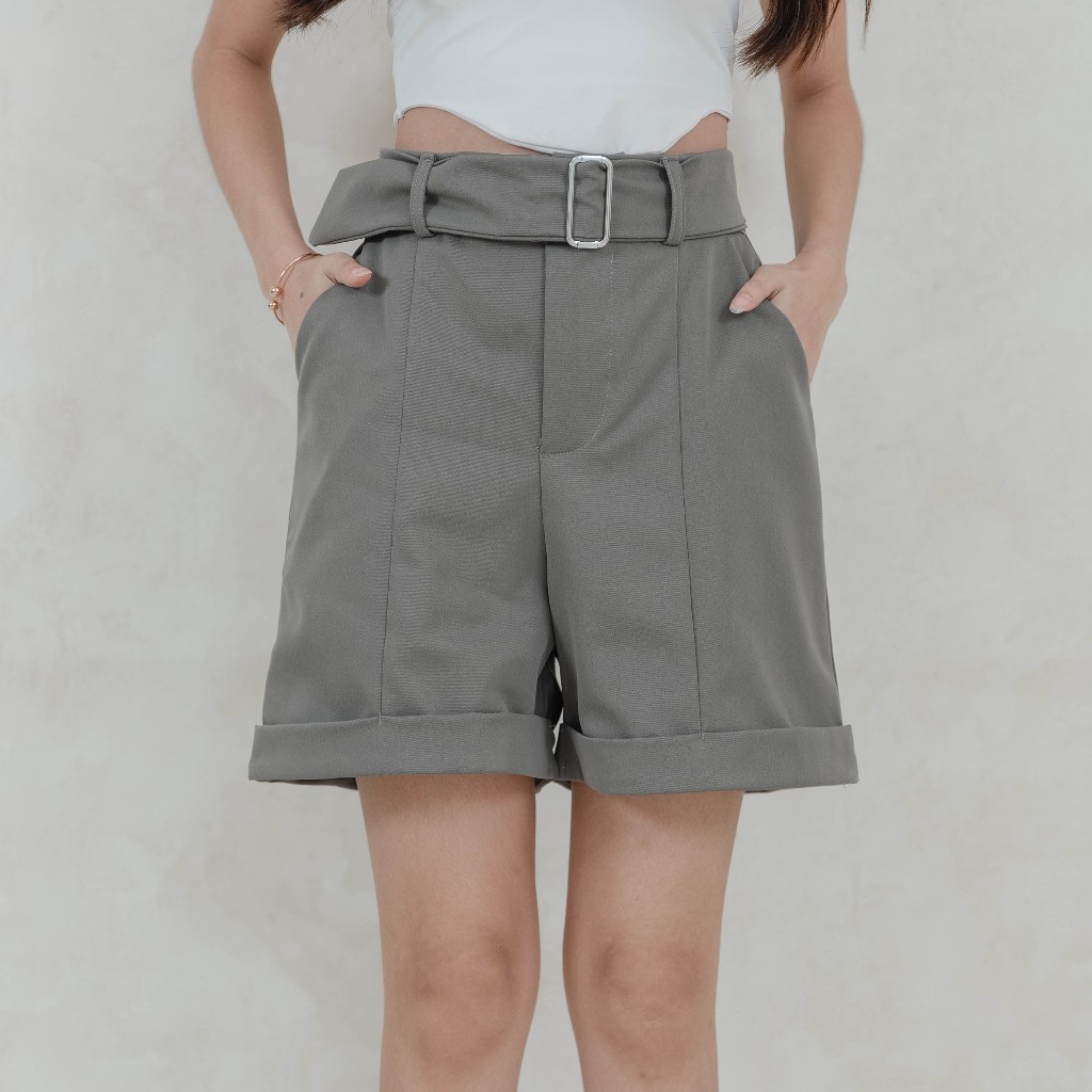 Beatrice Clothing Medan Moody Shorts - Celana Pendek Belt Wanita