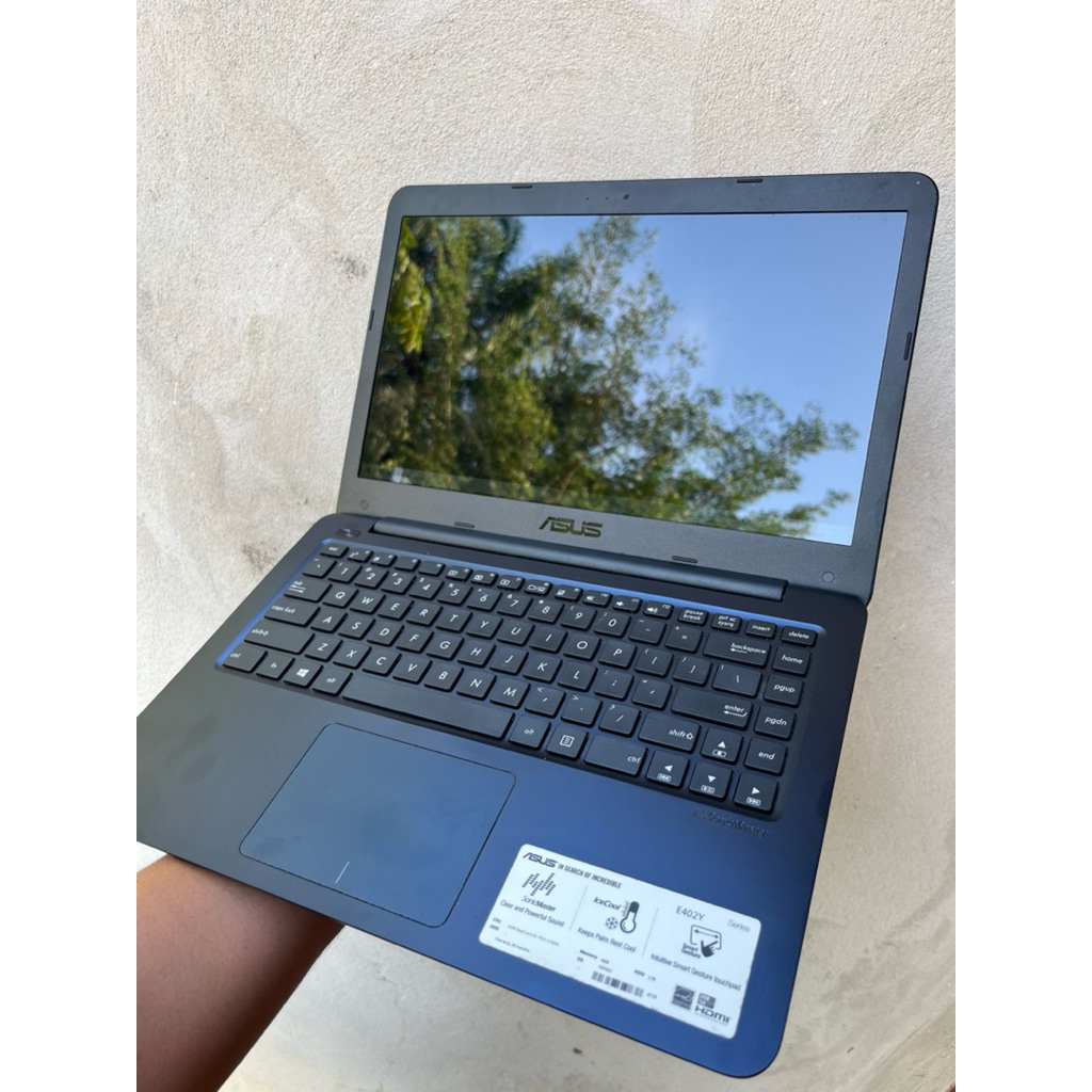 ASUS E402Y