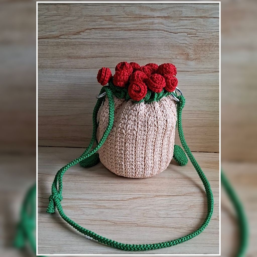 Tas Rajut Mawar, tas serut mawar, rose drawstring bag, tas rajut viral, tas rajut buket bunga