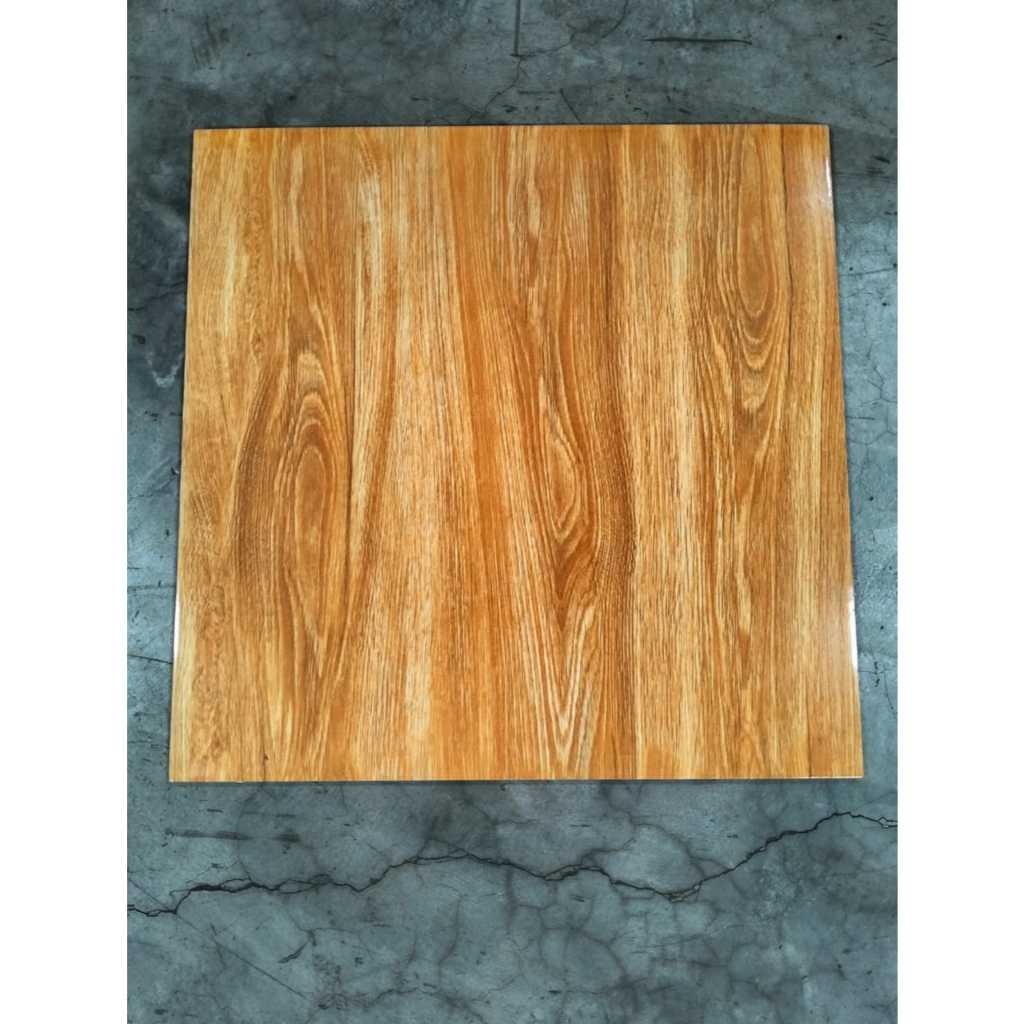 Keramik Lantai Ukurann 50x50 Yalta Beige Motif Serat Kayu