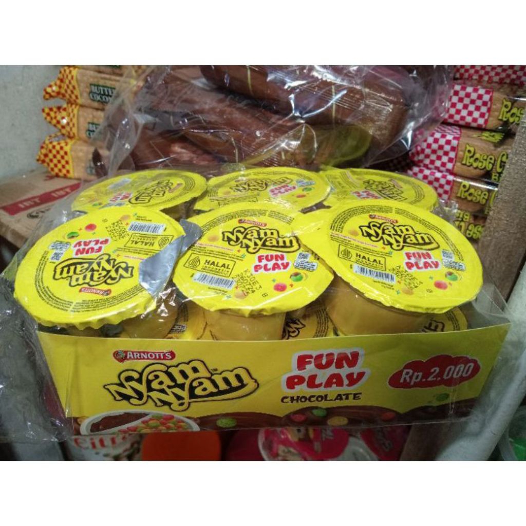 

Nyam-Nyam Fun Play Chocolate Isi 12pcs