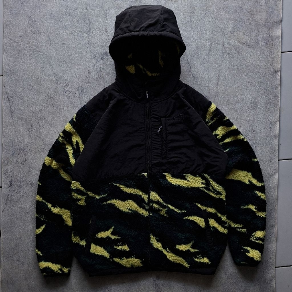 Find Out Camouflage Hooded Fleece Zipper Jacket (Black/Camo)