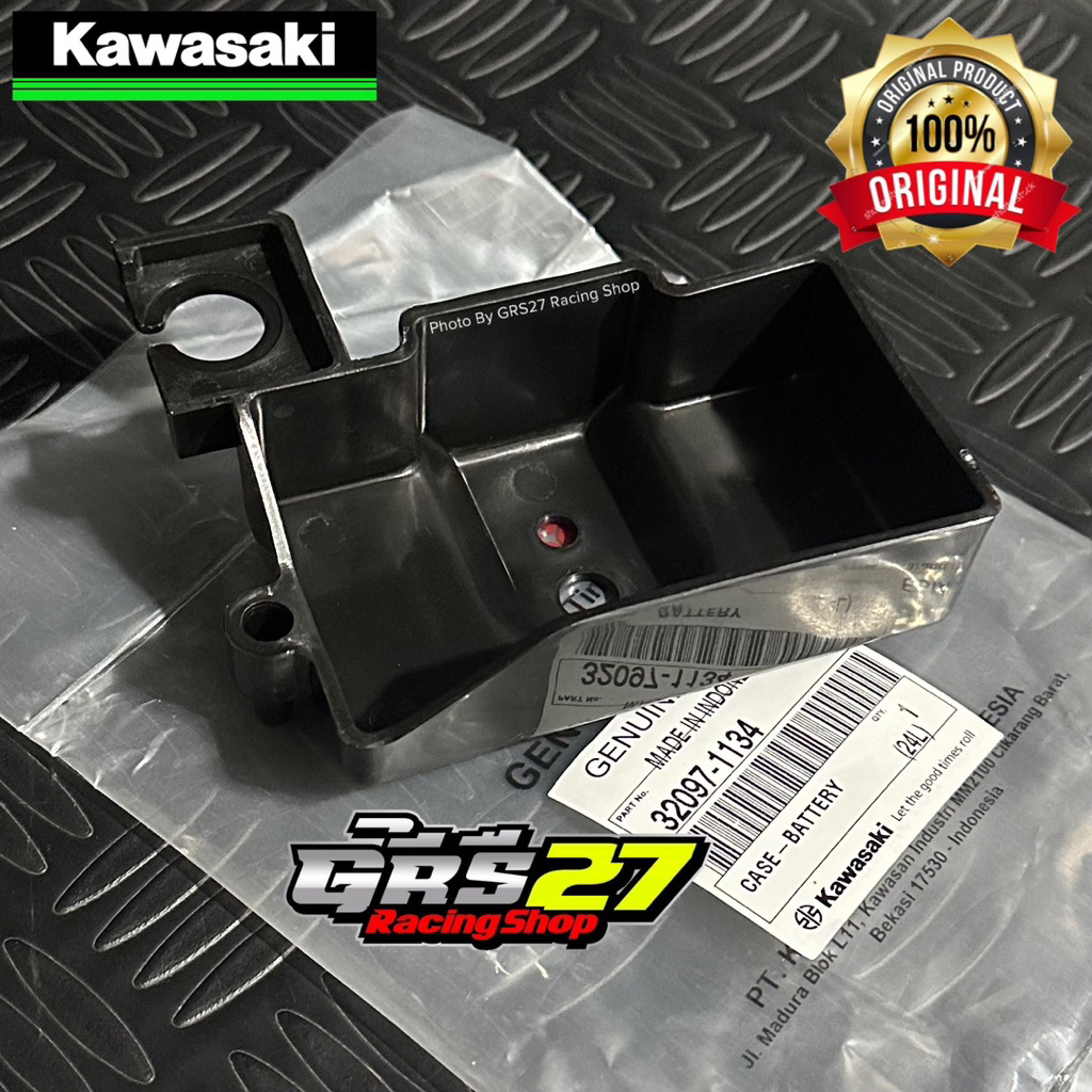 TATAKAN WADAH TEMPAT COVER BAWAH AKI ACCU NINJA R SS 150 CASE BATTERY 32097-1134 ORI ORIGINAL KAWASA