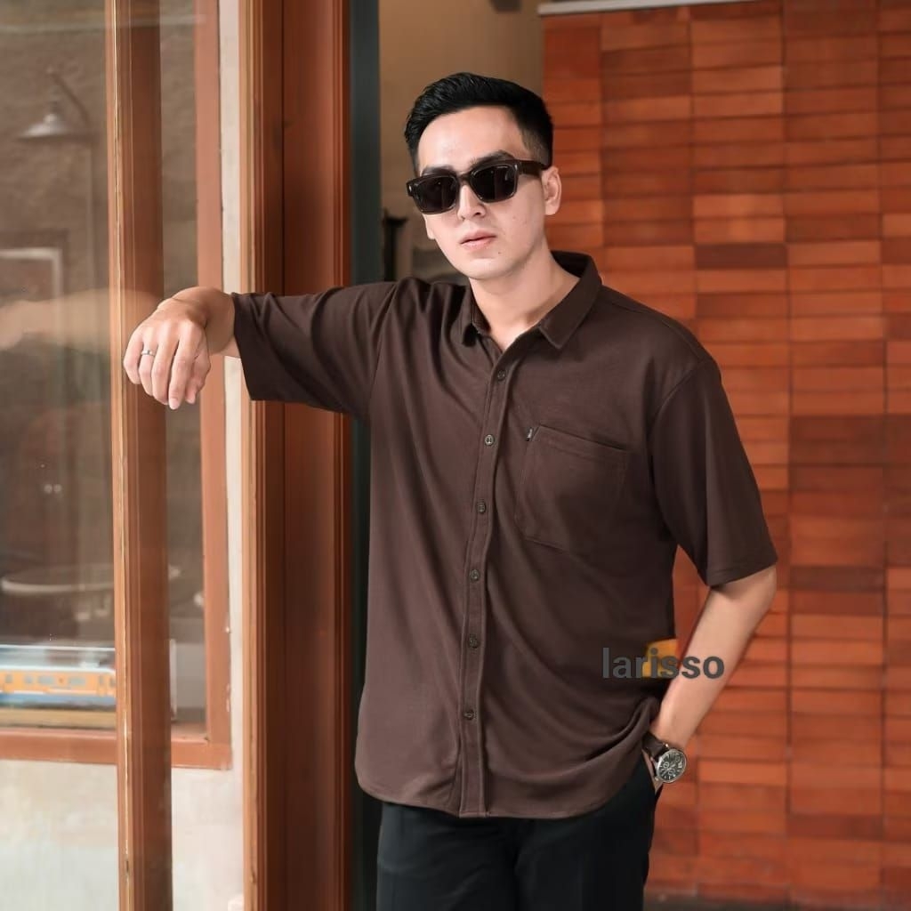 Terbaru Baju Kemeja Pria Dewasa Polos Lengan Pendek Coklat Mahogani Korea Style