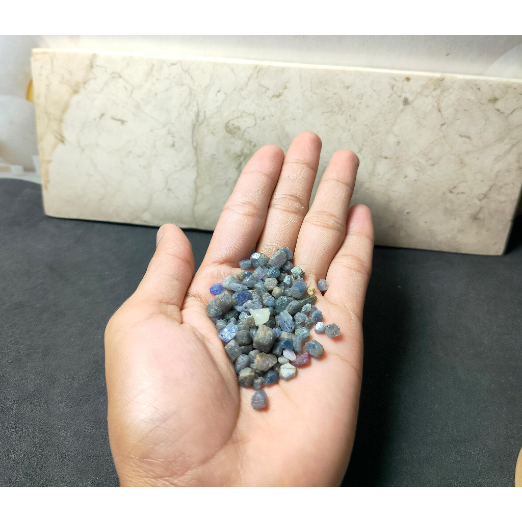 Natural Blue Sapphire rough (6)