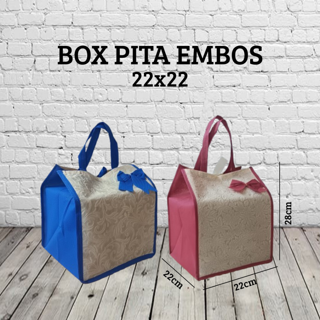 

TAS PITA EMBOS ukuran 22x22 tas nasi kotak tas besek isi 12 pcs