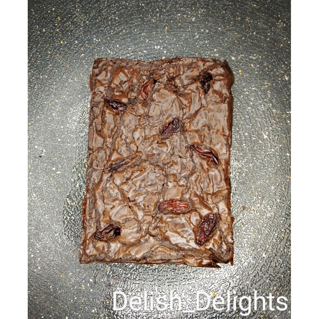 

fudgy brownies by delish delights toping kismis ukuran 15×10