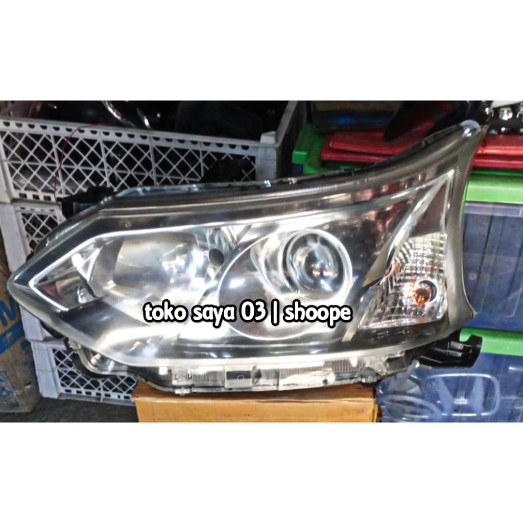 ORIGINAL SECOND KIRI Lampu Depan Avanza Veloz tahun 2017