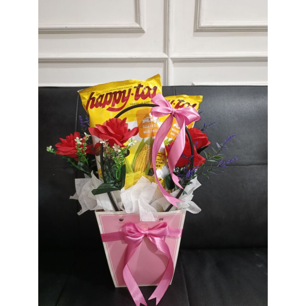 

hampers/gifts birthday snack lucu menggemaskan