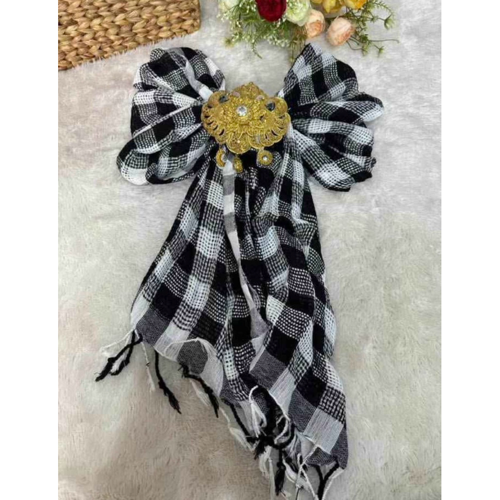 Selendang Poleng Rajut / Selendang Rajut Bali / Selendang Bali