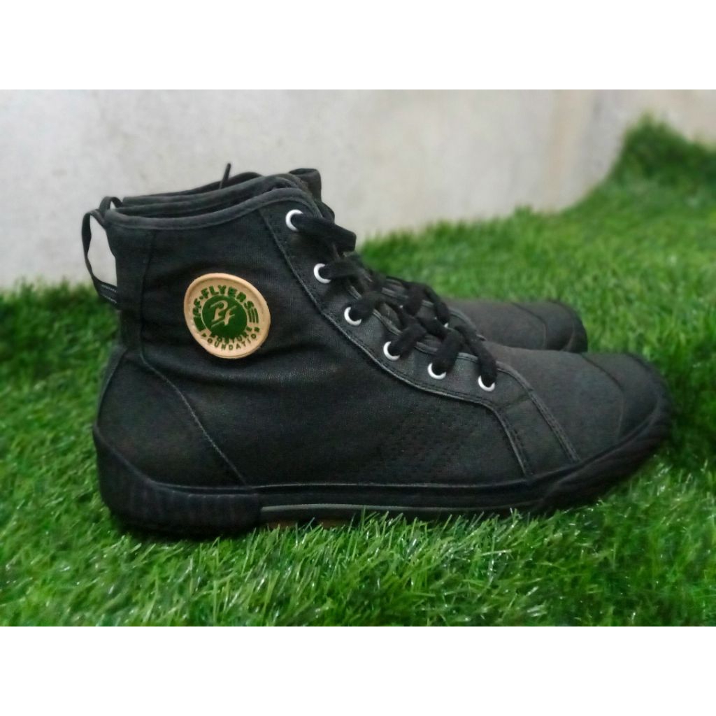 PF.FLYERS
