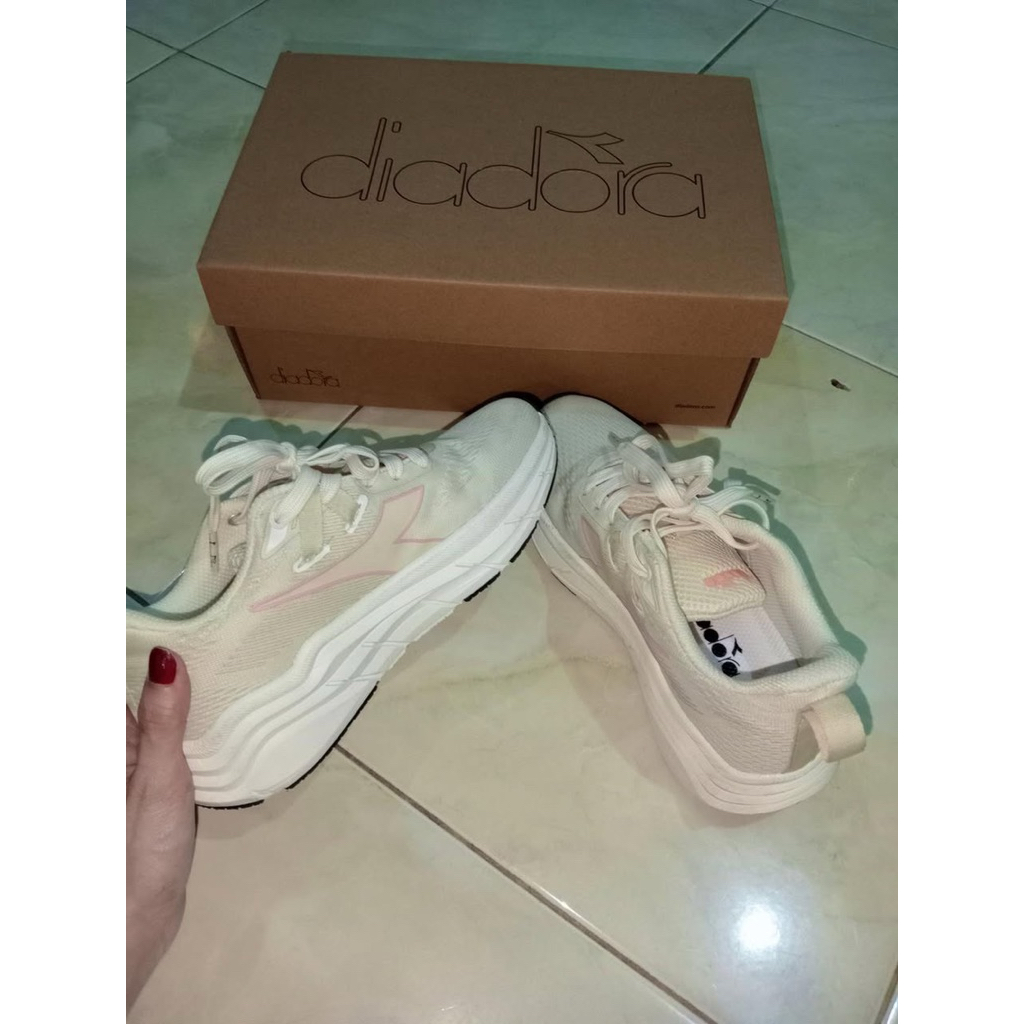 PRELOVED RUNNING SHOES DIADORA | PRELOVED SEPATU DIADORA | PRELOVED RUNNING SHOES | PRELOVED SEPATU 
