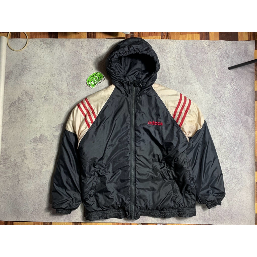 vintage outdor adidas big logo