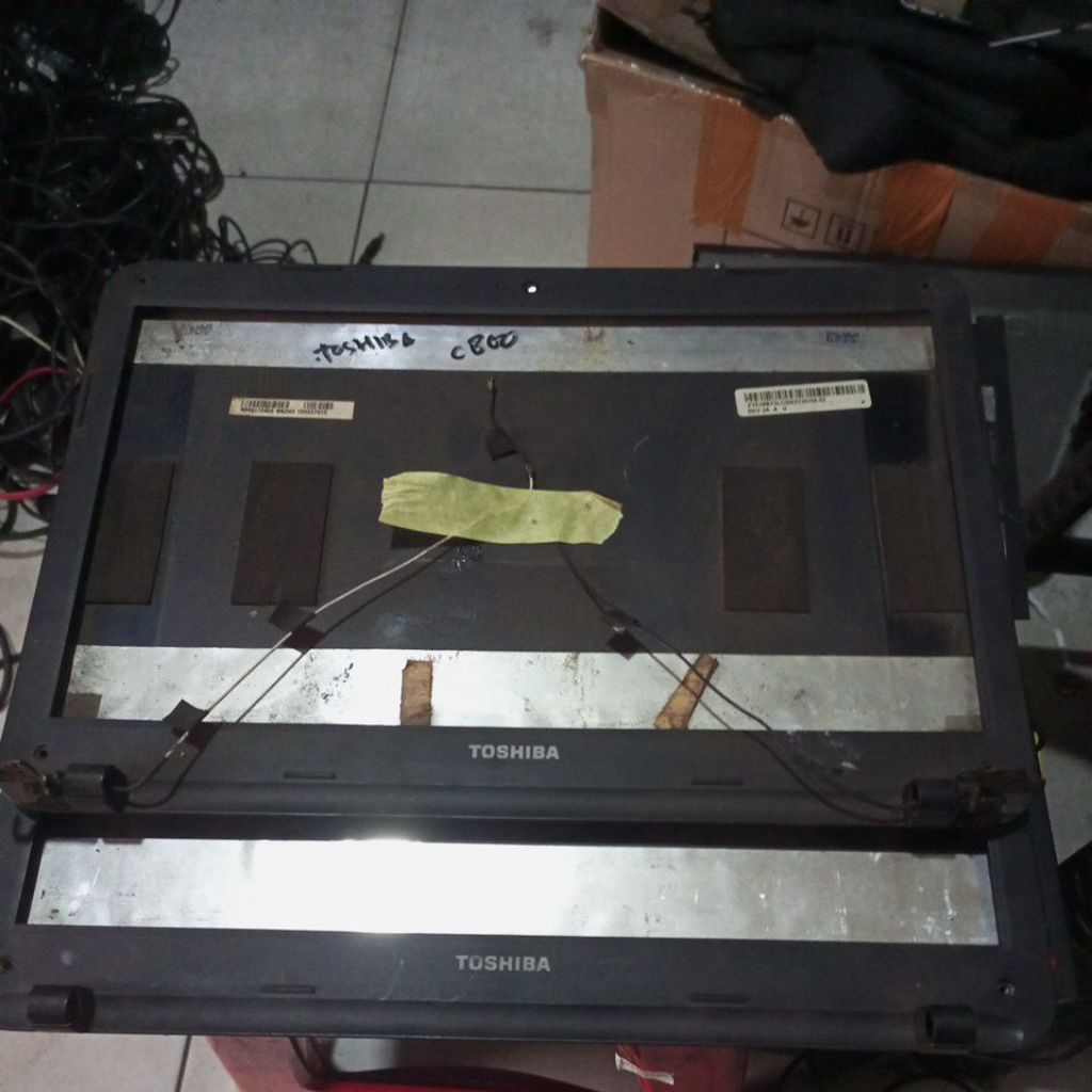 casing frame lcd laptop Toshiba c800