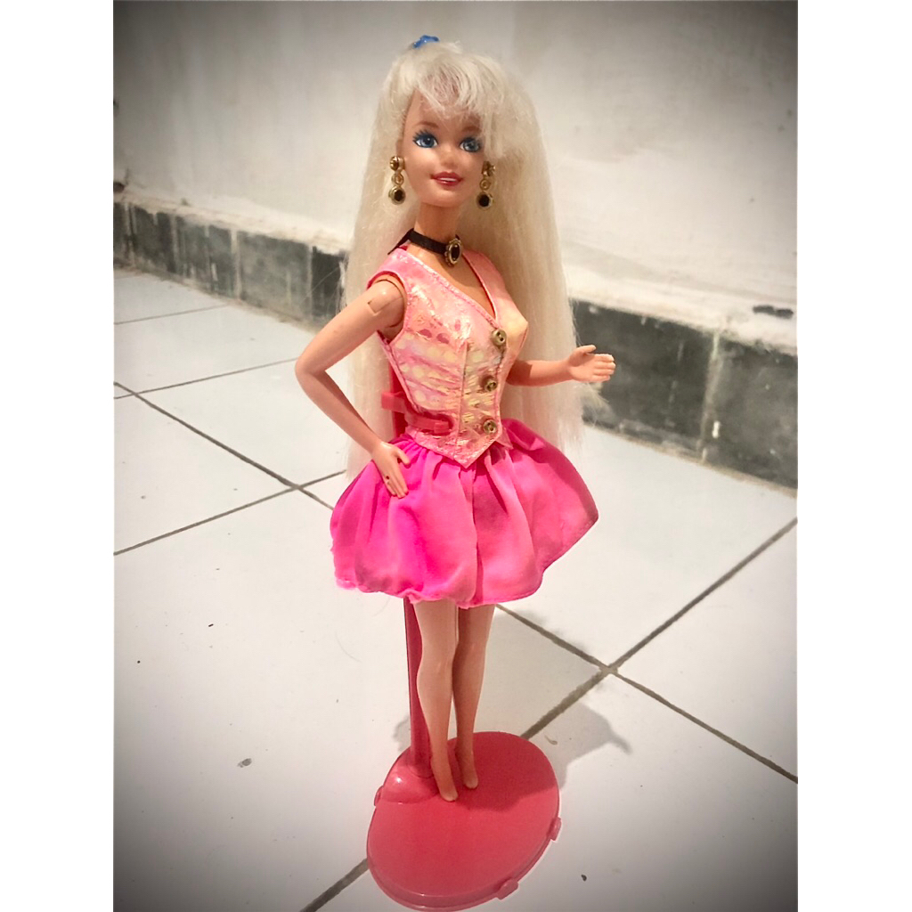 Barbie vintage cut and style
