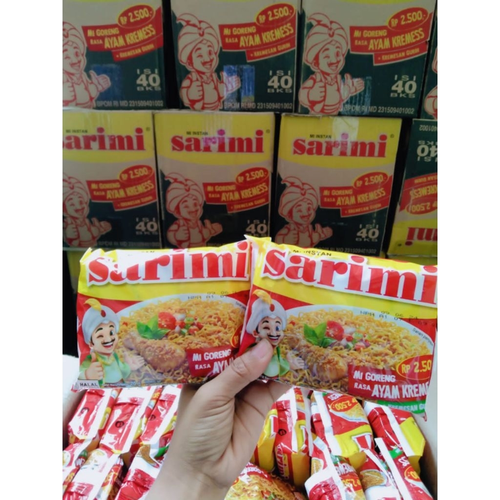 

sarimi mie instan goreng rasa ayam kremes isi 3