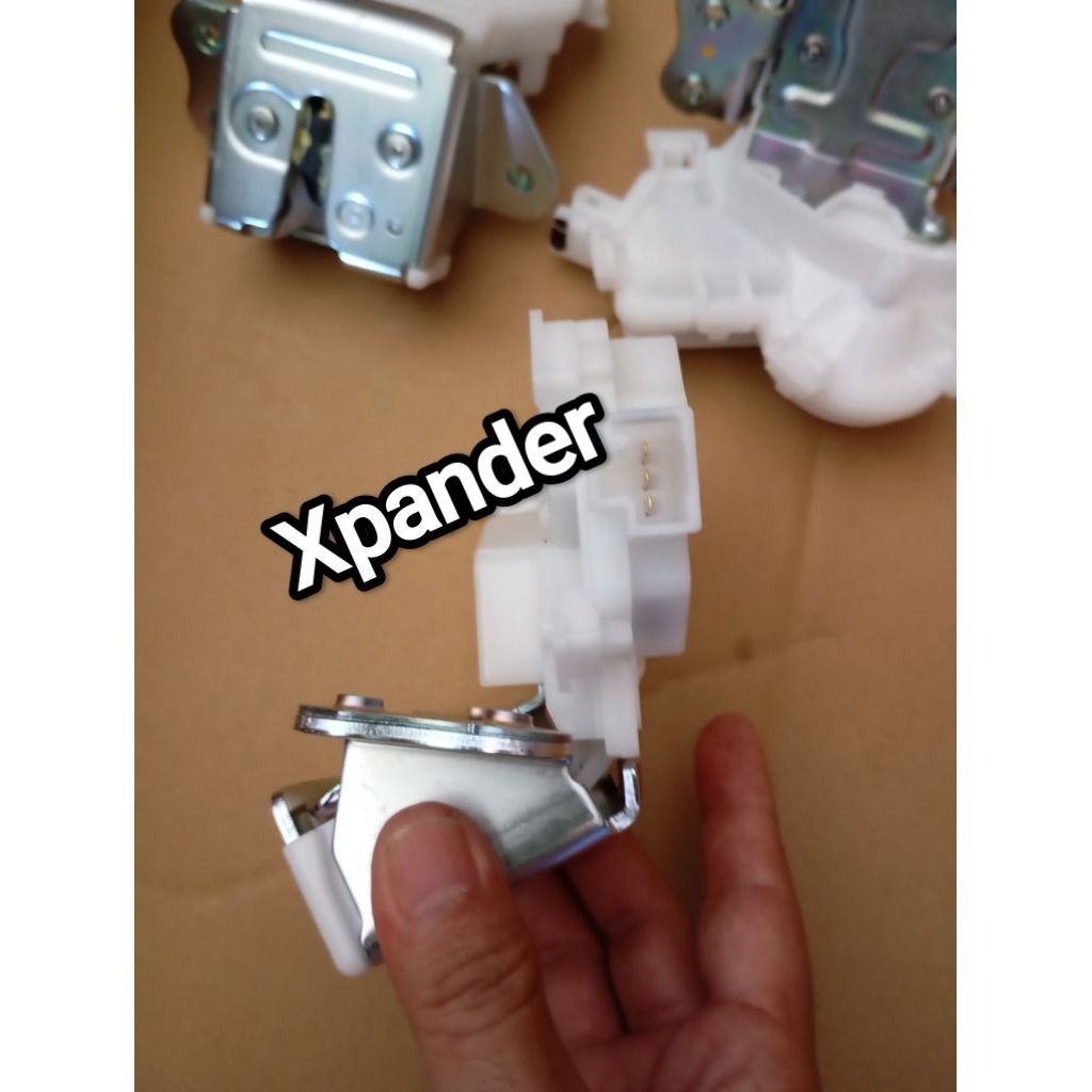 door lock pintu bagasi belakang Mitsubishi Xpander cross original