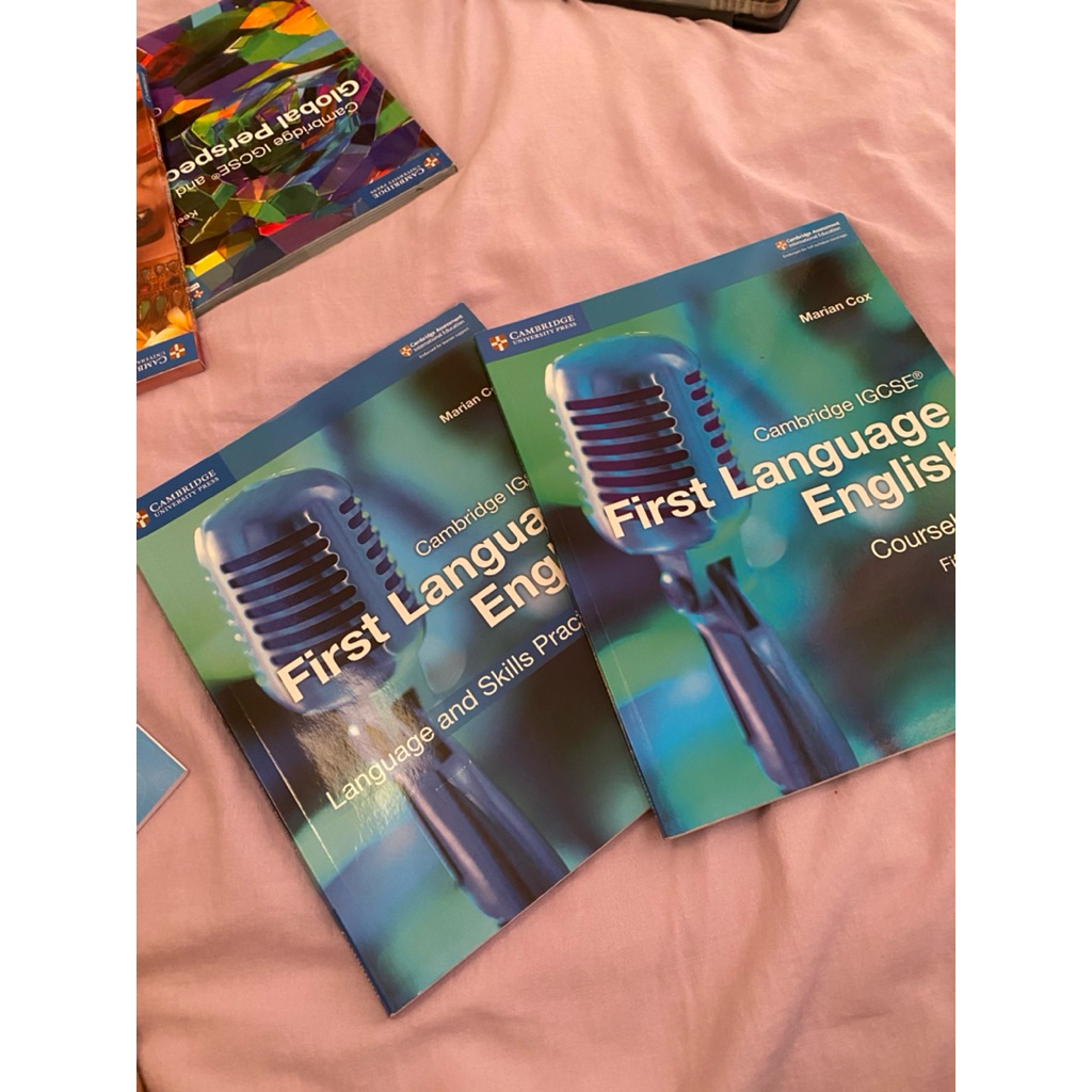 Cambridge IGCSE First Language English (Coursebook & Language and Skills Practice Book)
