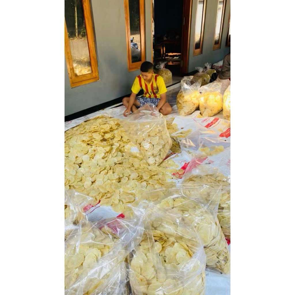 

paket usaha 5kg emping melinjo asli Kebumen mentah besar tipis 4-5 biji