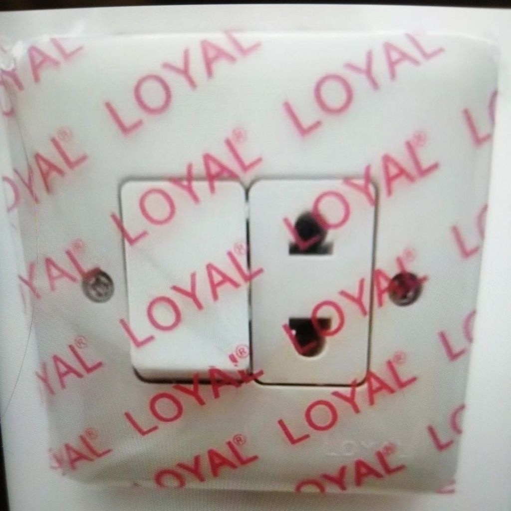 Saklar Stop Kontak Single Loyal