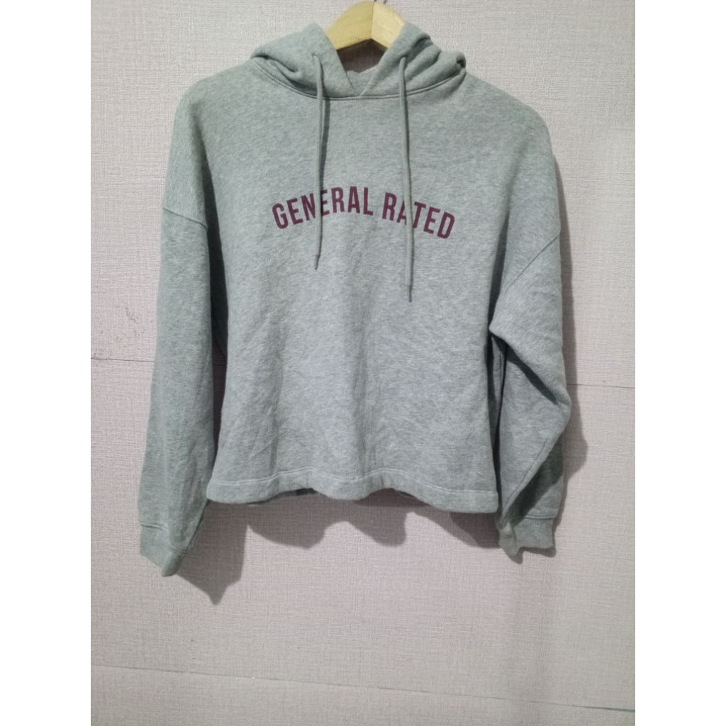 Baju jacket sweater lengan panjang crop giordano  size M fit L second