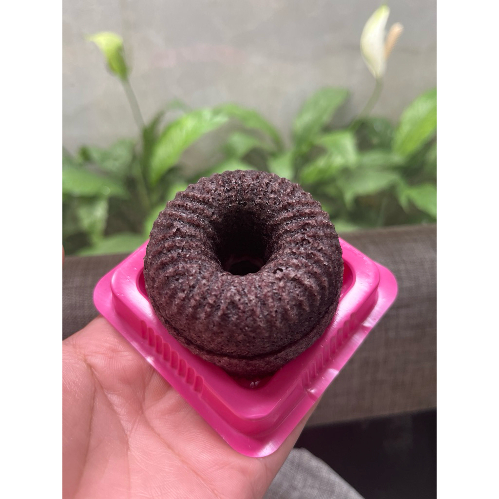 

BOLU KETAN HITAM KEJU LUMER MINI SIZE SINGLE DEPOK