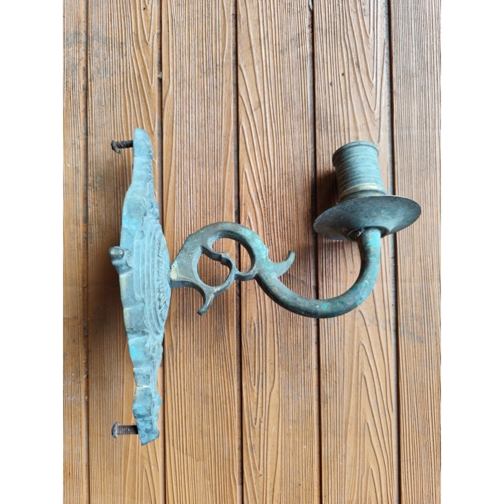 Barang antik Lampu Dinding Kuno (Kuningan)