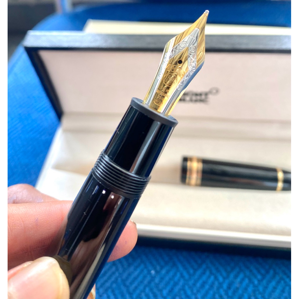 

Montblanc Meisterstück 149 Fountain Pen – Ujung 18K – Kondisi Sangat Bagus – Lengkap Box & Kertas Asli