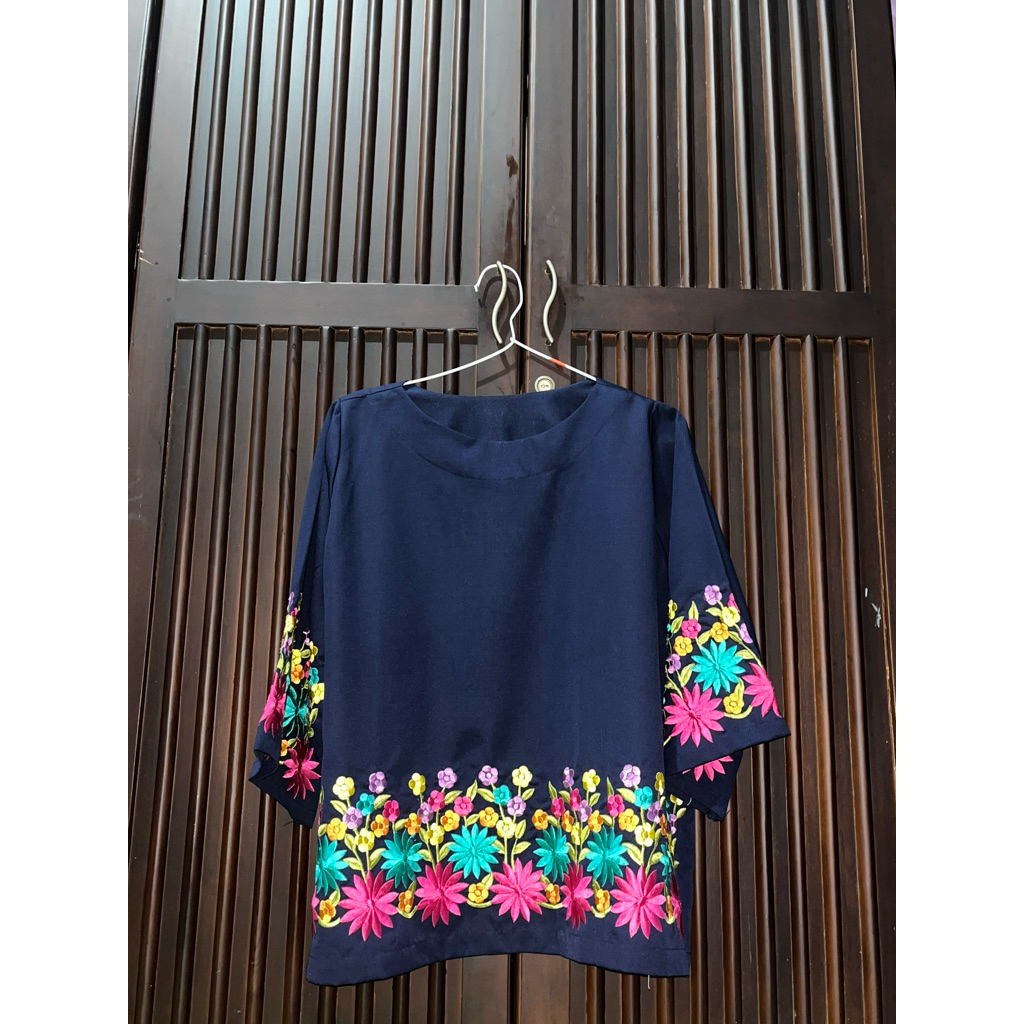 Preloved blouse bunga-bunga