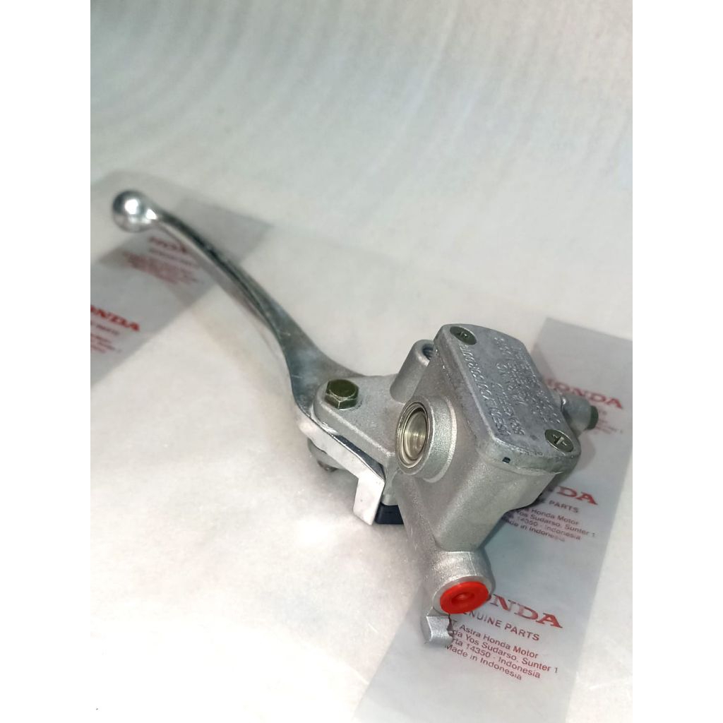 MASTER ATAS ASSY MASTER REM DEPAN BLADE REVO ABSOLUTE