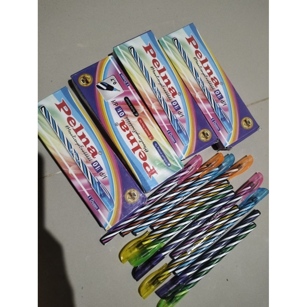 

Bolpen isi 12pcs