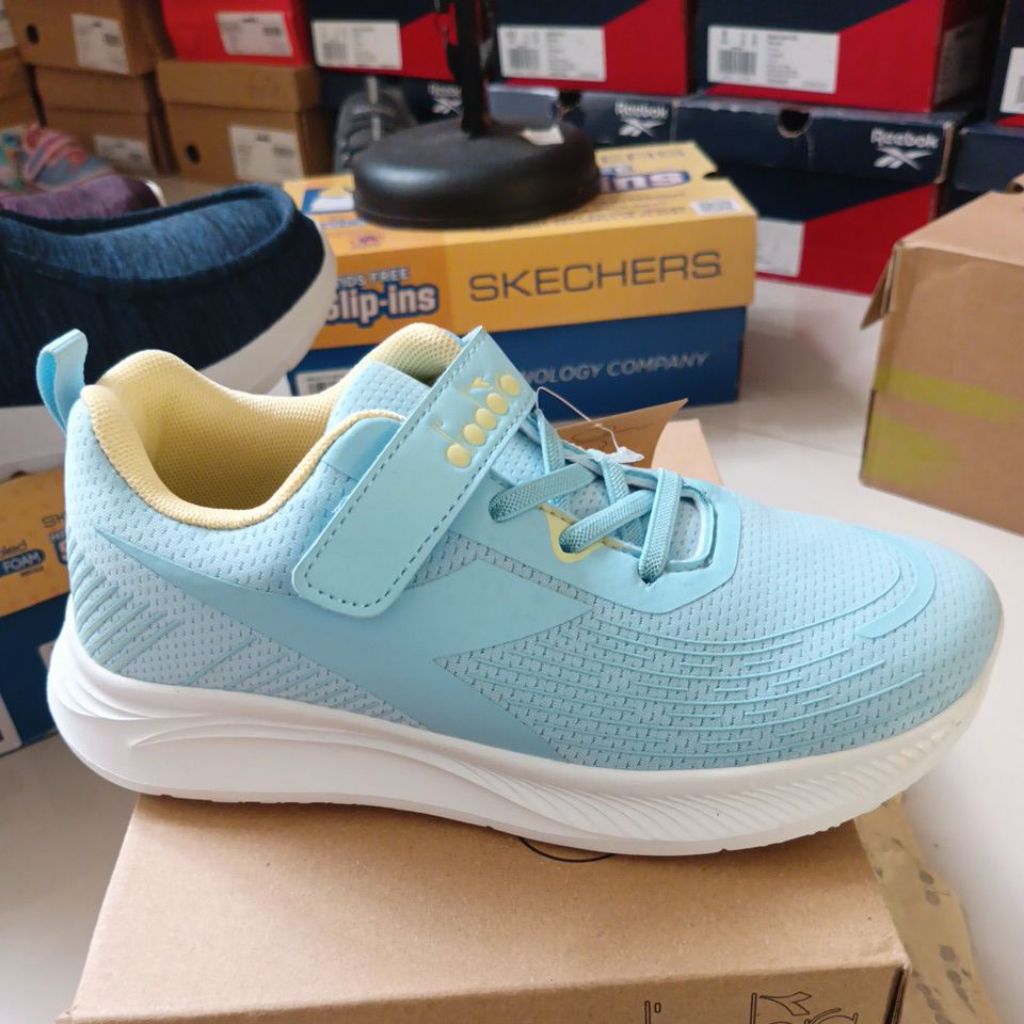 SEPATU ANAK DIADORA