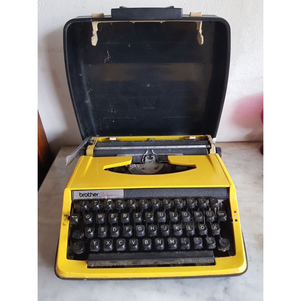 mesin tik jadul mulus