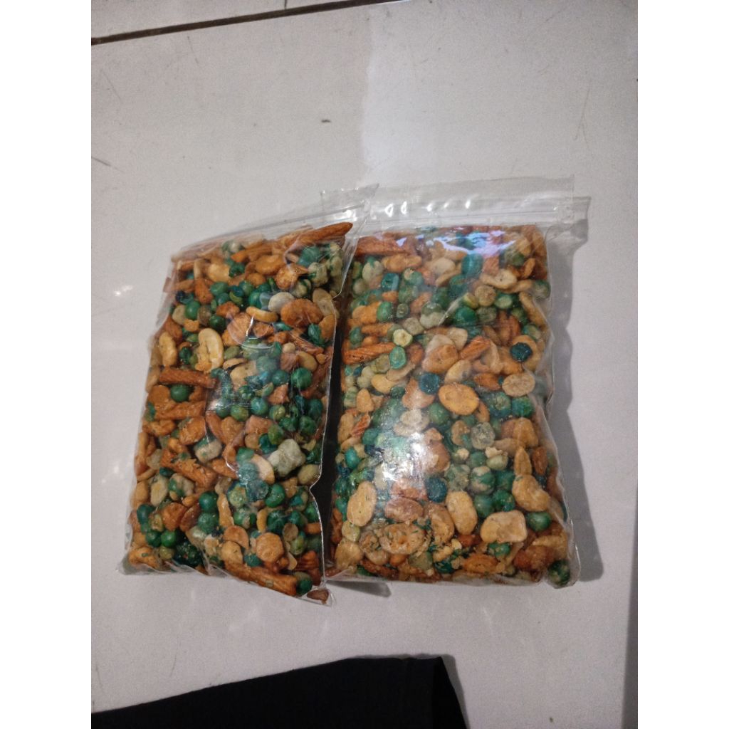 

kacang campur gurih dah renyah