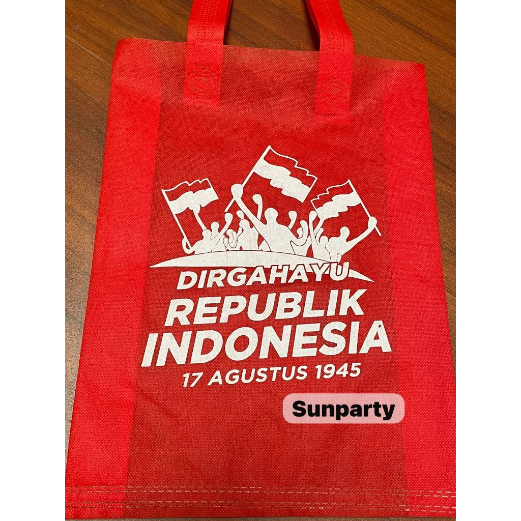 

(Sunparty) TAS SPUNBOND DIRGAHAYU PERPACK ISI 12 PCS ( 25 X 35 CM)
