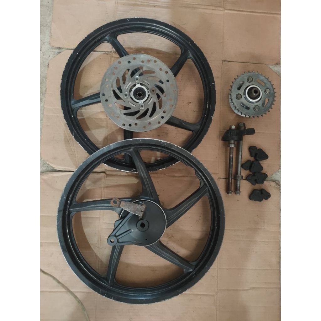 VELG RACING BEKAS MOTOR REVO ABSOLUTE ASLI AHM ORIGINAL.