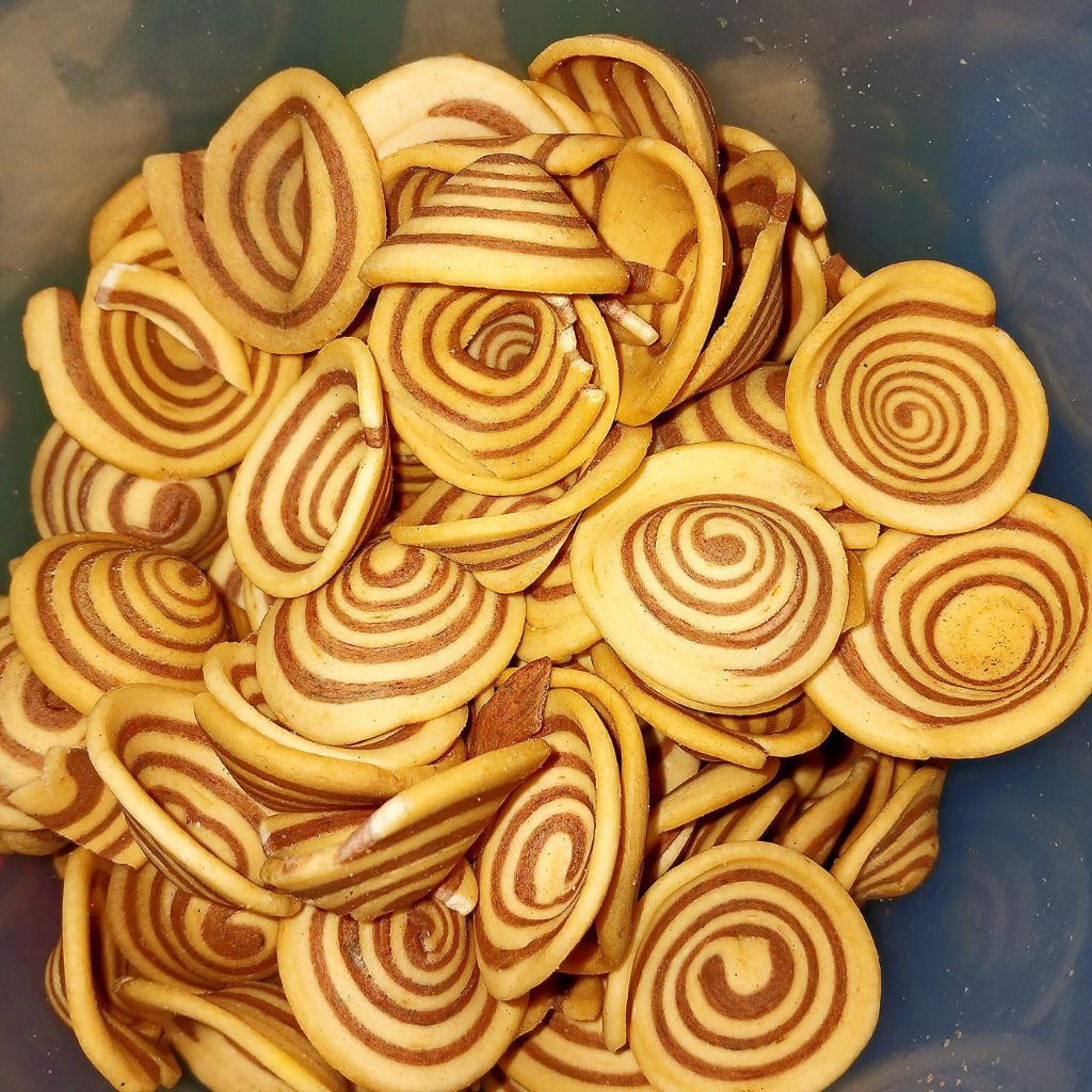 

Cemilan Kuping Gajah coklat | Snack biscuit kuping gajah gurih | biskuit dan snack aneka rasa