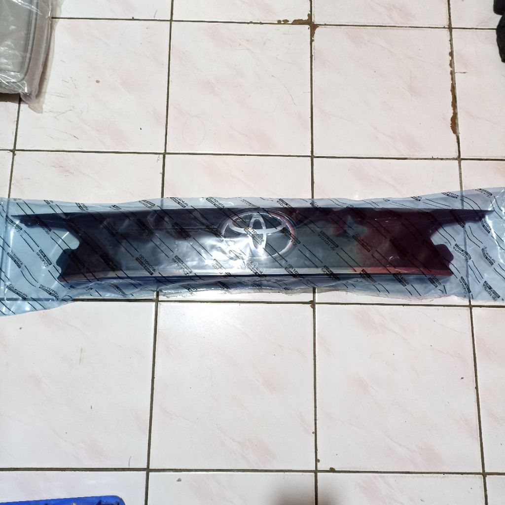 List Trunklid Trunklid Bagasi Innova reborn Facelift 2021 Original