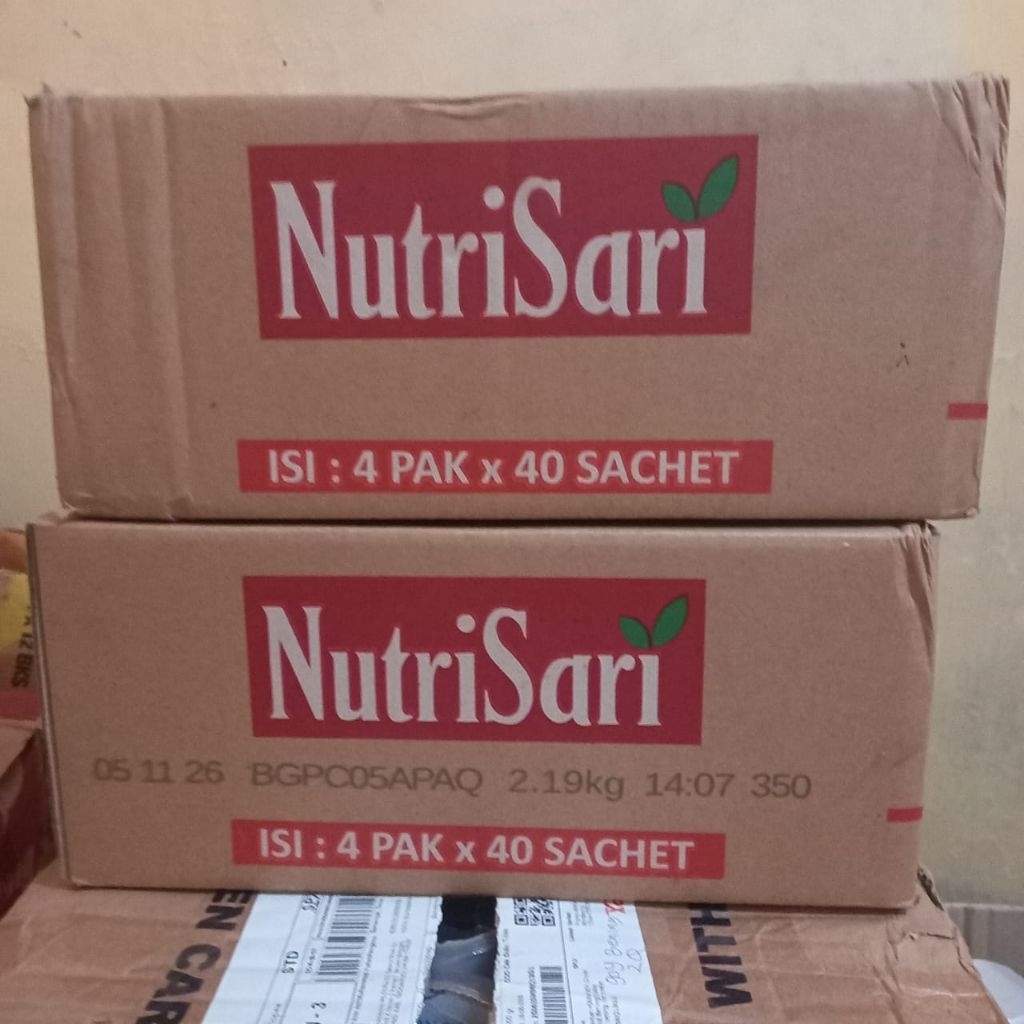

NUTRISARI 1 DUS, RASA JERUK PERAS MANGO JERUK AMERIKA, EXP AMAN, TANPA KARDUS
