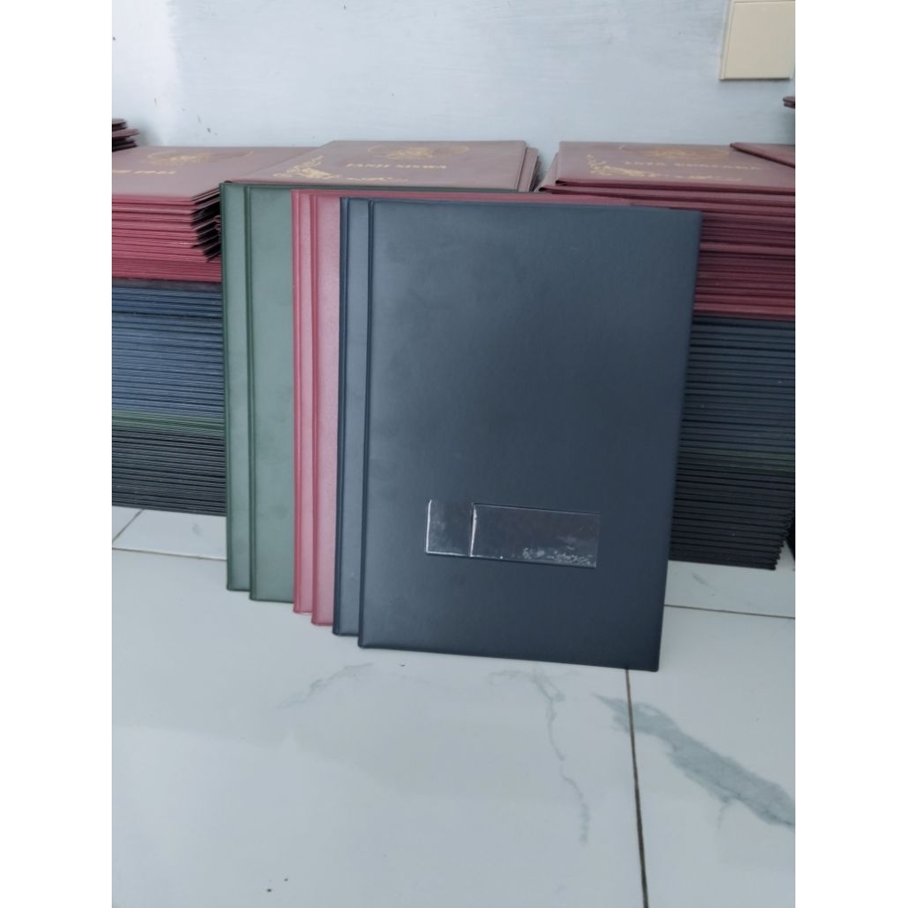 

Map Polos || Sampul Polos, Isi 8 Lembar (Biru Dongker)