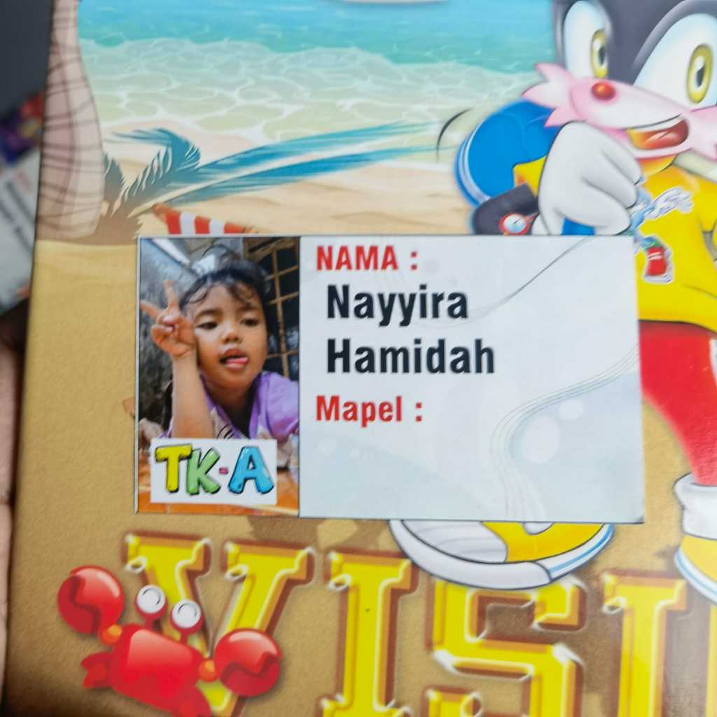 

Stiker Label Nama Custom Ukuran 7x4cm – Bisa Foto & Karakter – Bahan Cromo Anti Luntur – 40 Pcs / Paket – Untuk Buku & Alat Tulis Anak TK SD