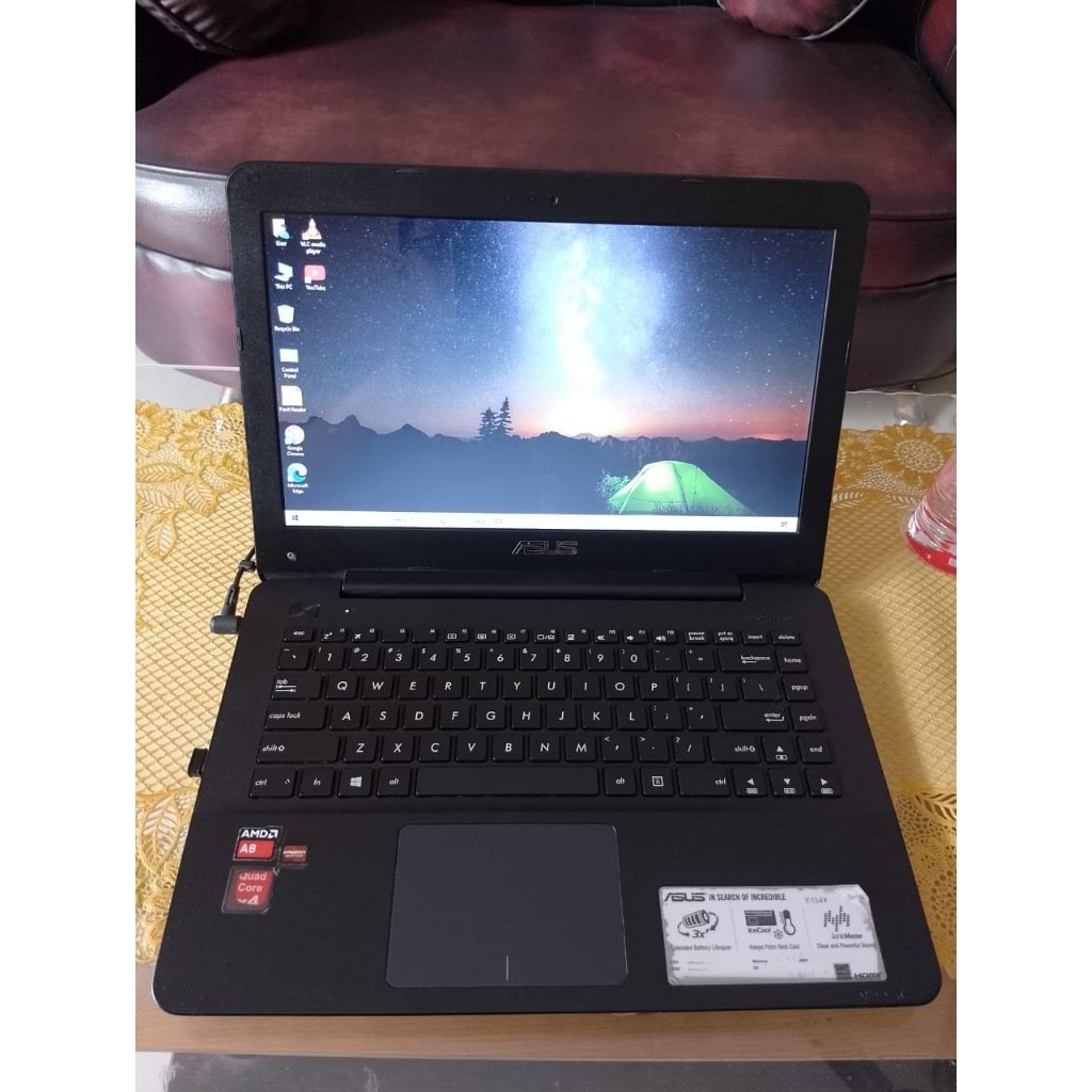 Laptop Asus X454 Ram 8 GB/ 500 GB Processor AMD A8-7410