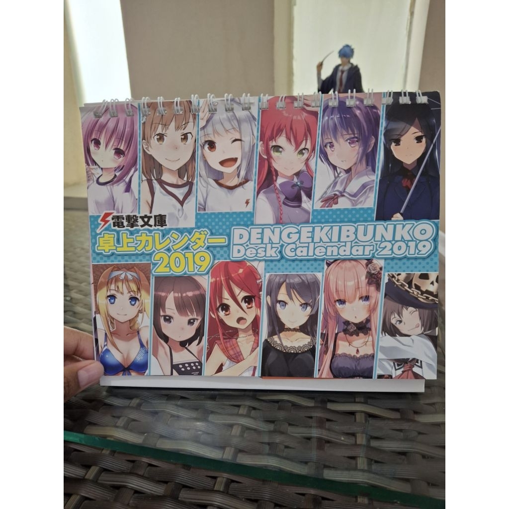 

Dengeki Bunko Desk Calendar 2019