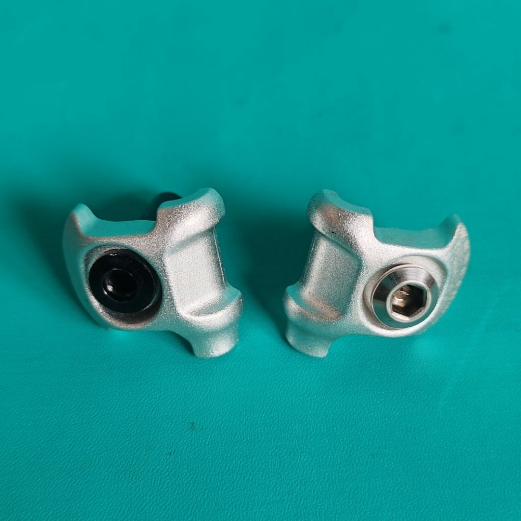 Clamp atau adaptor sadel jok sepeda