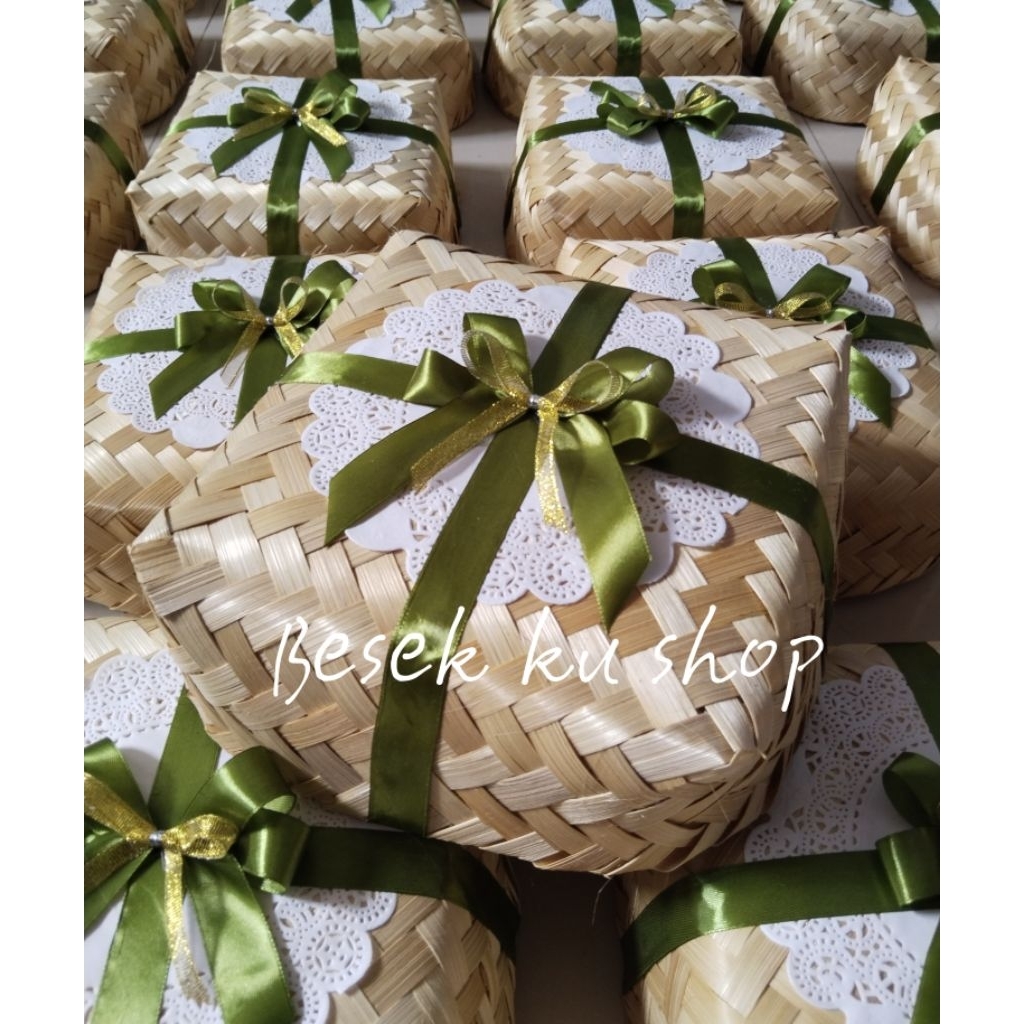 

besek pita 18x18 sepasang