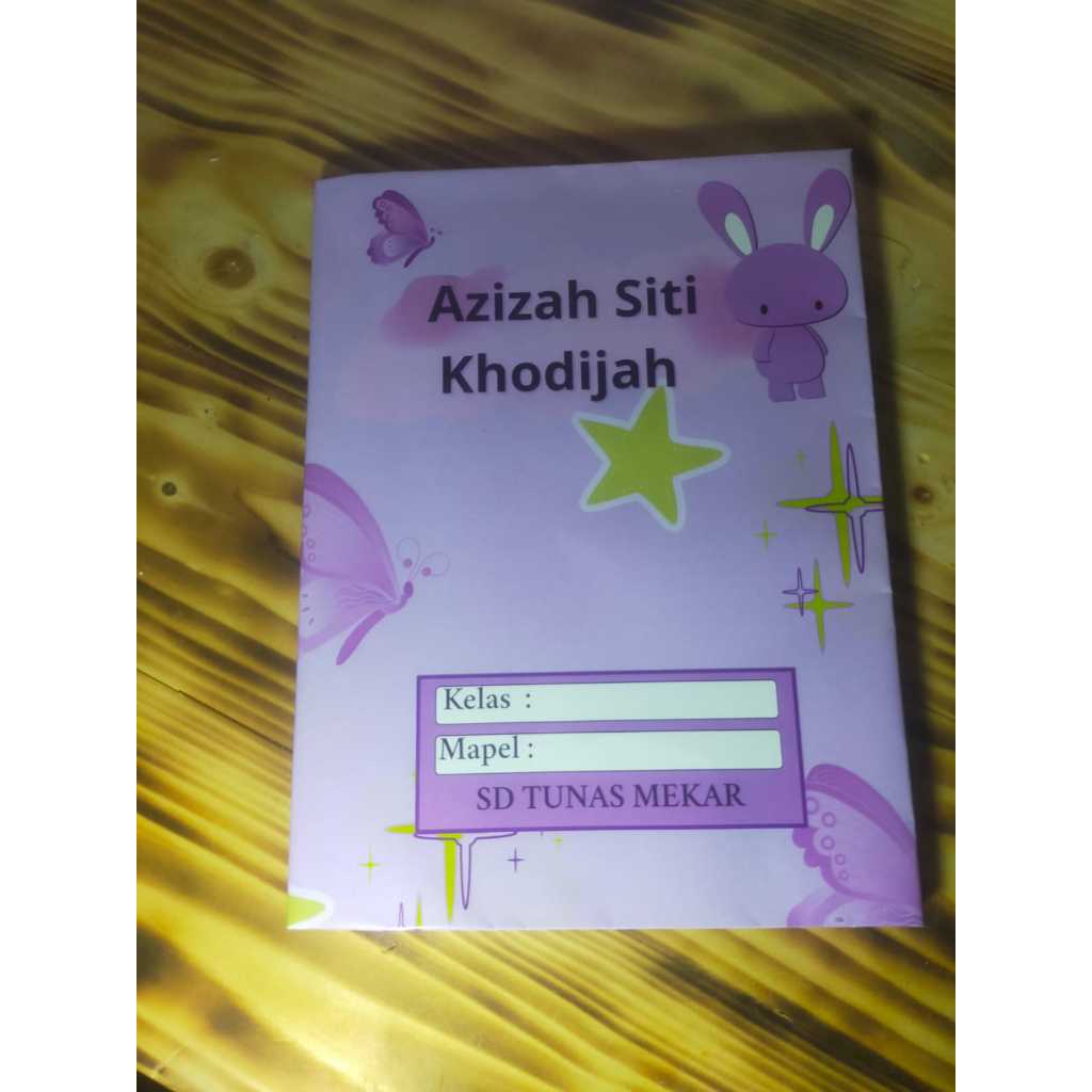 

Sampul Buku Costum Estetik Cewe / anak cewe