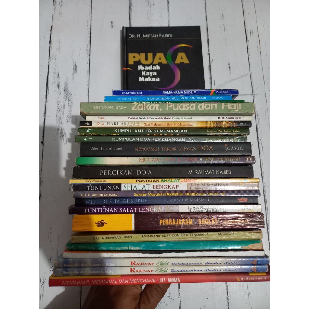 BUKU AGAMA ISLAM TUNTUNAN SHALAT DAN DOA - DOA