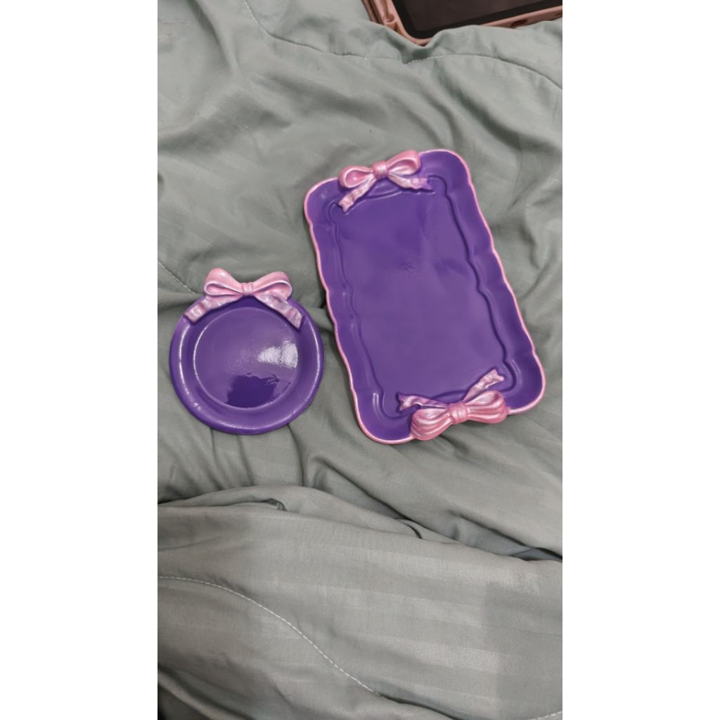 

tray pita ungu pinggir pink perset bulat besar kecil