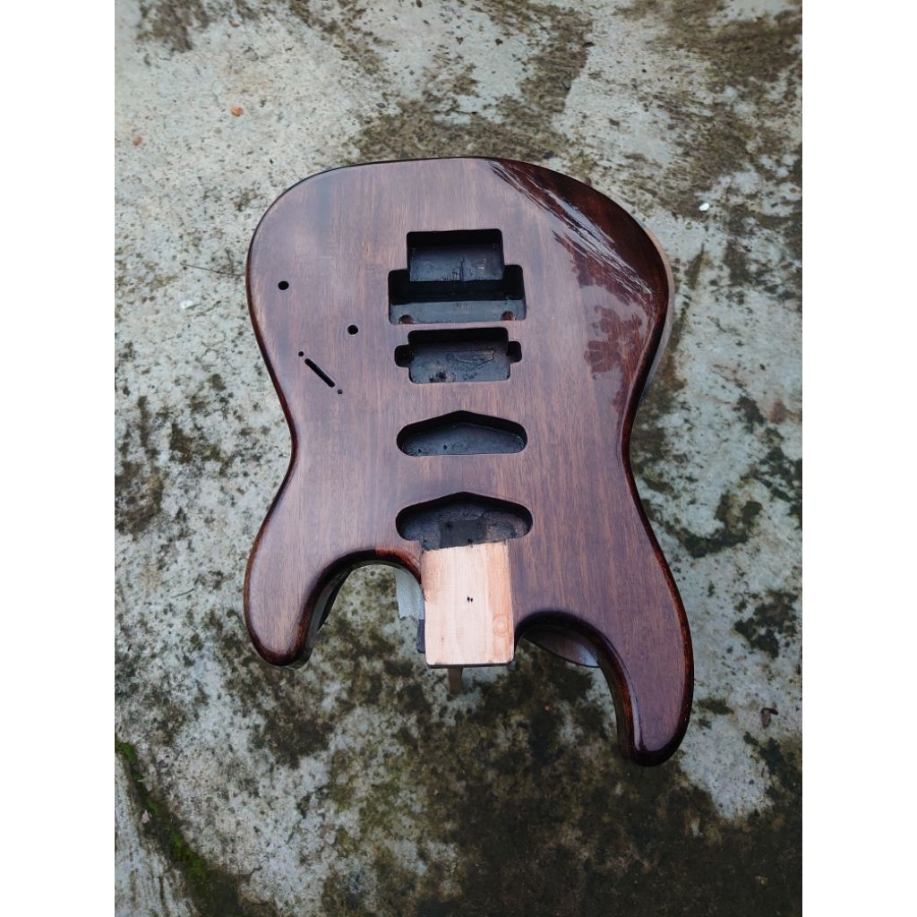 Body Gitar Stratocaster Custom