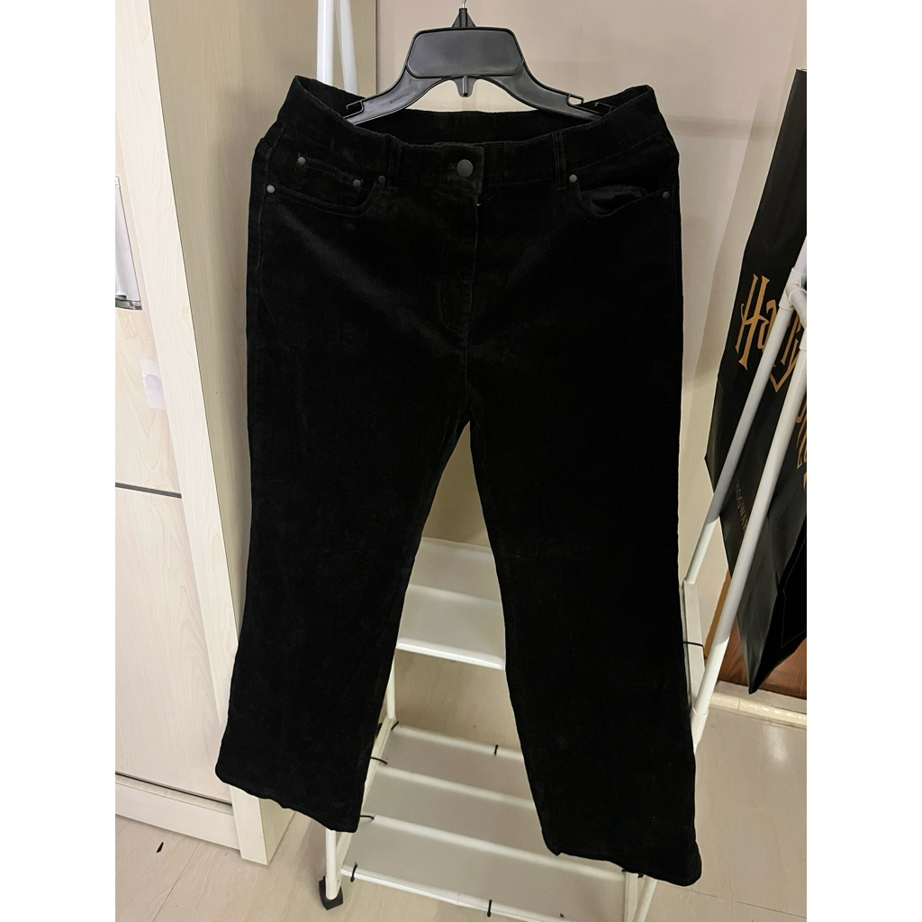 Celana hitam wanita corduroy